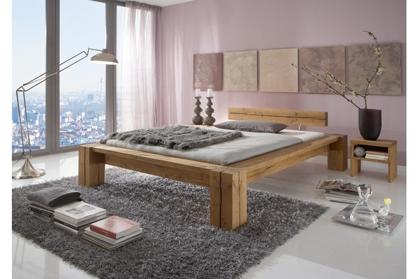 Betttisch, Holzbettrahmen, King-Size, Bodenbetttisch, Schwarzgrau, Plüschteppich, Musterbild, Fensterlicht